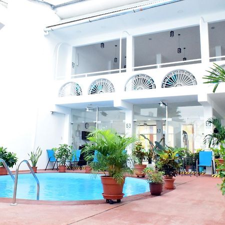 Hotel Jungle House Икитос Экстерьер фото