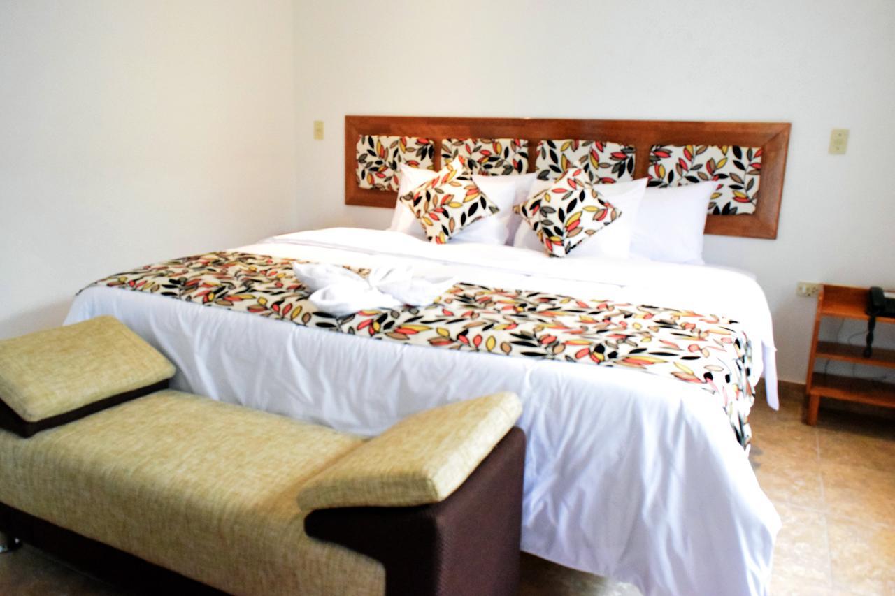 Hotel Jungle House Икитос Экстерьер фото