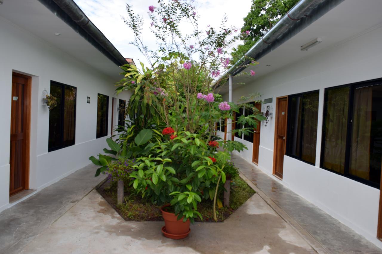Hotel Jungle House Икитос Экстерьер фото