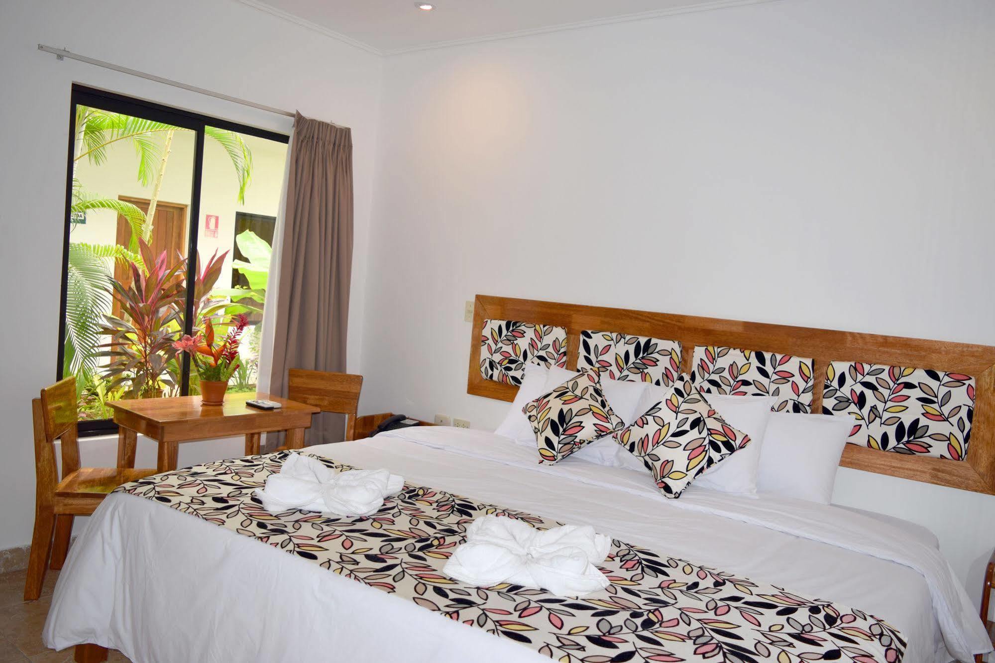 Hotel Jungle House Икитос Экстерьер фото