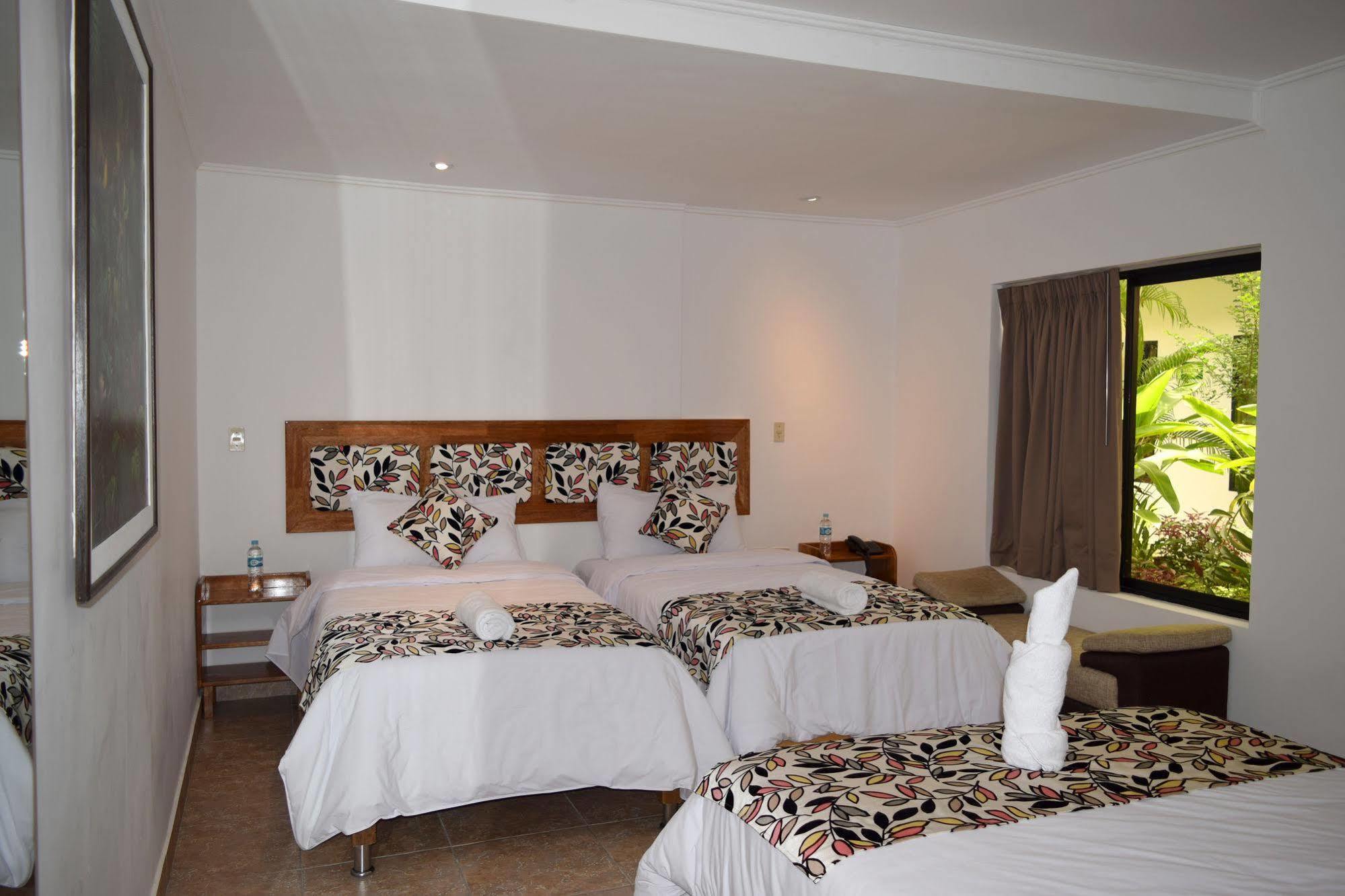 Hotel Jungle House Икитос Экстерьер фото